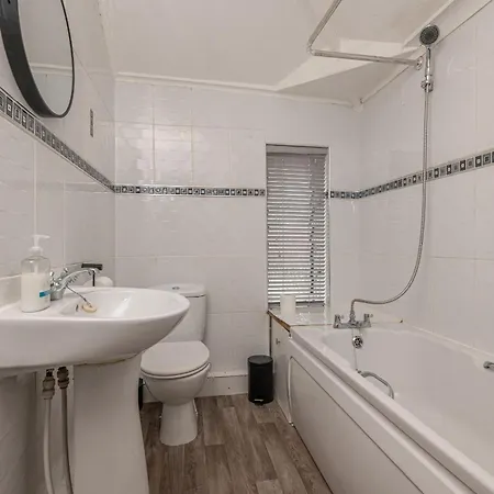 K - Contractor House With 6 Beds And Free Parking